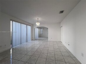 15549 SW 40th St in Miramar, FL - Building Photo - Building Photo