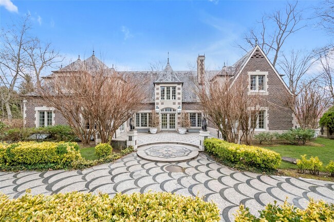 property at 7 Rodney Ln