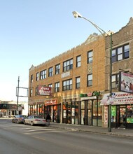 2635-2639 W Devon Ave in Chicago, IL - Building Photo - Building Photo