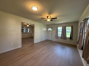 616 E 11th St in Crowley, LA - Building Photo - Building Photo