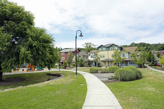 Rainier Vista in Seattle, WA - Building Photo - Building Photo