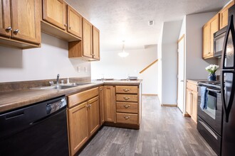 West Briar Commons in Sioux Falls, SD - Building Photo - Building Photo