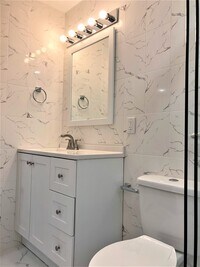 231 Avenue E, Unit 1R photo'