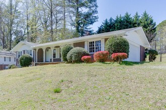 1571 Folkstone Rd NE in Atlanta, GA - Building Photo - Building Photo
