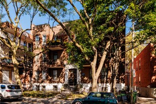 2349 De Melrose Av in Montréal, QC - Building Photo