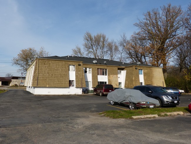 1601 Reckinger Rd in Aurora, IL - Building Photo - Building Photo