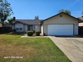 715 W Mulberry Ave in Porterville, CA - Building Photo