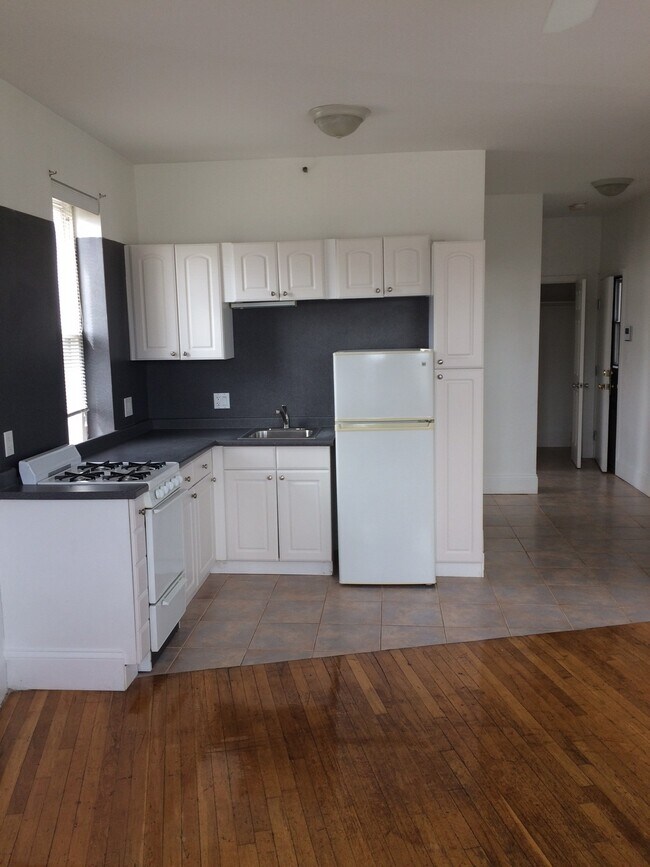 199 Park Dr, Unit 2 in Boston, MA - Building Photo - Building Photo