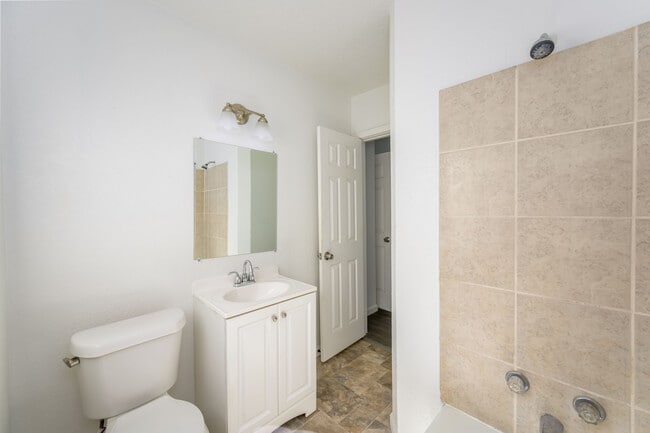 836 N Oliver St in Wichita, KS - Building Photo - Building Photo