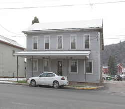 15 E Union St in Shickshinny, PA - Foto de edificio - Building Photo