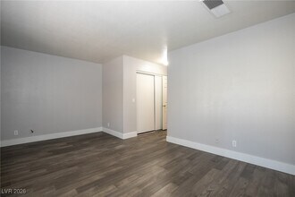 3673 Ian Thomas St in Las Vegas, NV - Building Photo - Building Photo