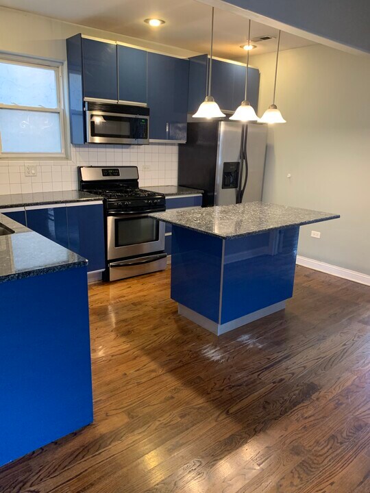 3444 W Schubert Ave, Unit 2 in Chicago, IL - Building Photo