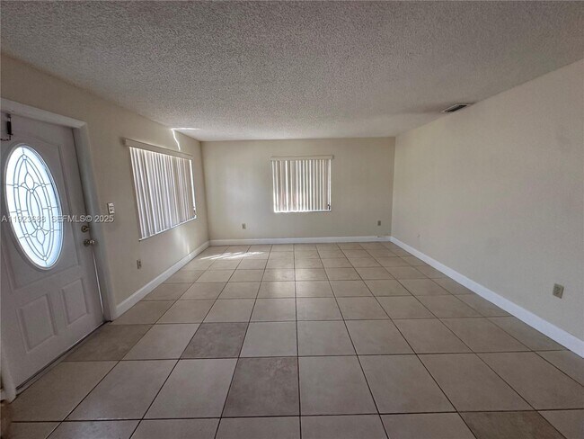 4864 NW 4th Terrace in Miami, FL - Building Photo - Building Photo