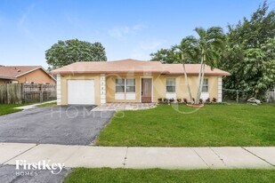 9203 Southampton Pl in Boca Raton, FL - Building Photo