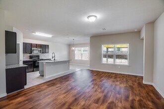 5909 Roderick Dr in Austin, TX - Building Photo - Building Photo