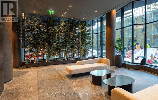 110 Broadway Ave in Toronto, ON - Building Photo - Building Photo