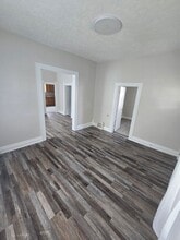 1012 S 3rd St in Norfolk, NE - Foto de edificio - Building Photo
