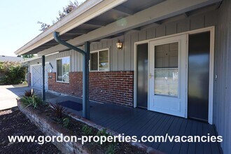6788 SE Molt St in Milwaukie, OR - Building Photo - Building Photo