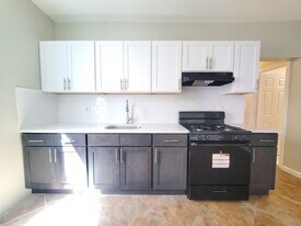 251 Leslie St, Unit 1