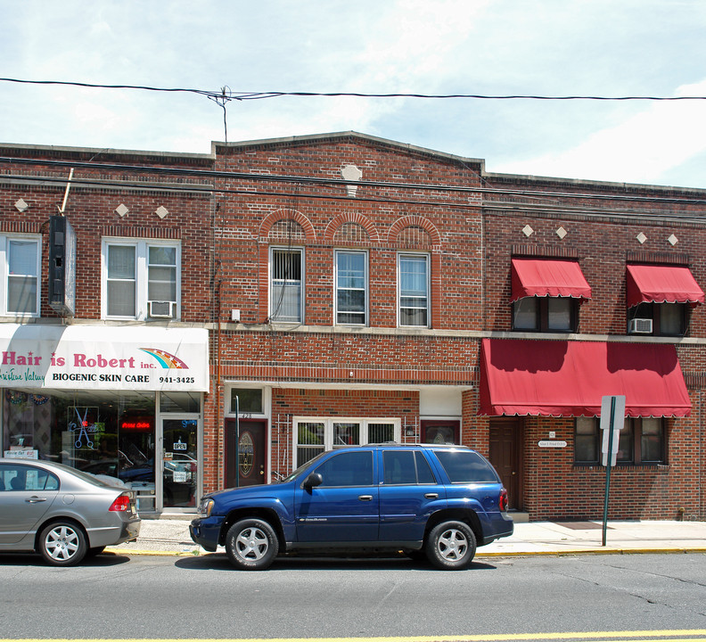 428 Palisade Ave in Cliffside Park, NJ - Building Photo