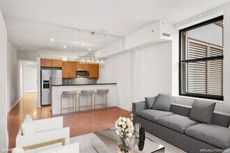 310 S Michigan Ave in Chicago, IL - Building Photo - Building Photo