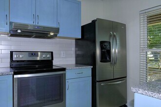 1382 Hendren Dr in Orlando, FL - Building Photo - Building Photo