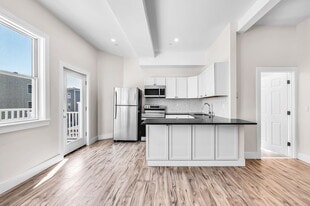 465 E 8th St in Boston, MA - Building Photo