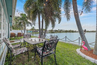 1741 NW 39th St in Oakland Park, FL - Building Photo - Building Photo