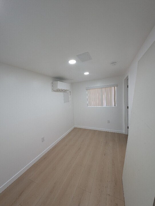 4404 Stern Ave in Los Angeles, CA - Foto de edificio