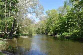 222 Hurley Rd in Salt Point, NY - Building Photo - Building Photo