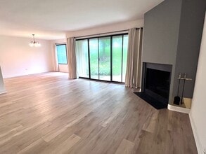 78 Foxwood Ln in Lake Barrington, IL - Building Photo - Building Photo