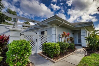 208 Cerromar Way S in Venice, FL - Building Photo - Building Photo