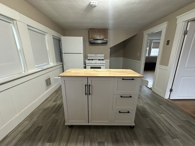 187 Danforth St in Framingham, MA - Building Photo - Building Photo