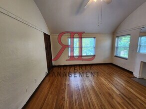 1088 Northwest Blvd, Unit D in Columbus, OH - Foto de edificio - Building Photo