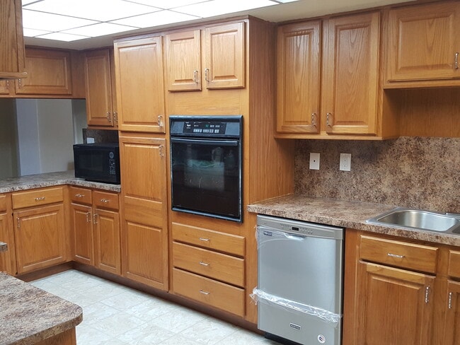 1700 NW 27TH TERRACE in Fort Lauderdale, FL - Building Photo - Building Photo