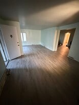 126 Gunn Ave in La Salle, IL - Building Photo