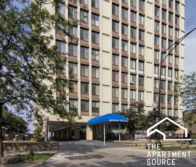 7251 S South Shore Dr in Chicago, IL - Building Photo