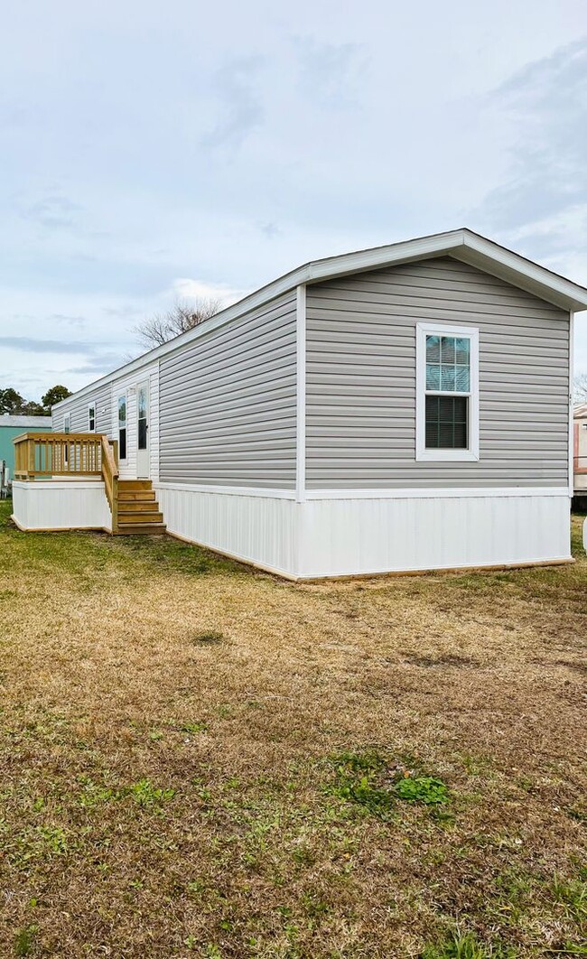 247 Old Airport Rd in Newport, NC - Building Photo - Building Photo