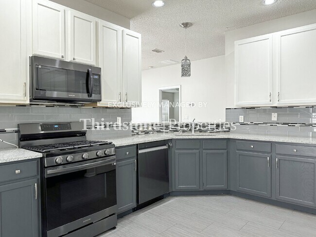 1051 Moosehead Dr in Orange Park, FL - Building Photo - Building Photo