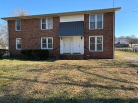 208 Colwell Ln in Manchester, TN - Building Photo