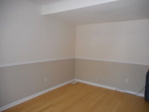 17734 Larchmont Terrace in Gaithersburg, MD - Foto de edificio - Building Photo