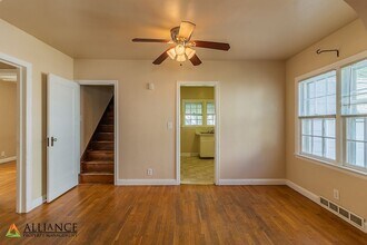 819 N 8th St-Unit -A & B in Manhattan, KS - Building Photo - Building Photo