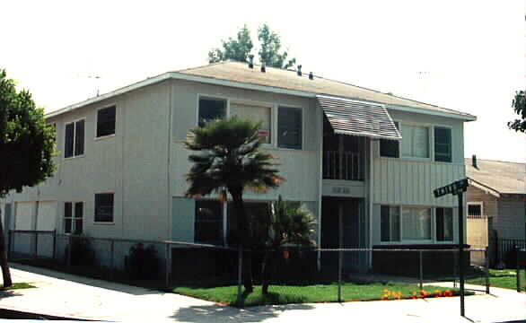 230-236 Harding Ave in San Fernando, CA - Building Photo - Building Photo