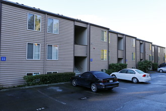 Kenmore Village in Kenmore, WA - Foto de edificio - Building Photo