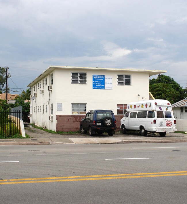 237-271 NE 54th St in Miami, FL - Building Photo - Building Photo