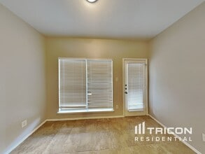 1114 Alicia Ln in Lancaster, TX - Building Photo - Building Photo