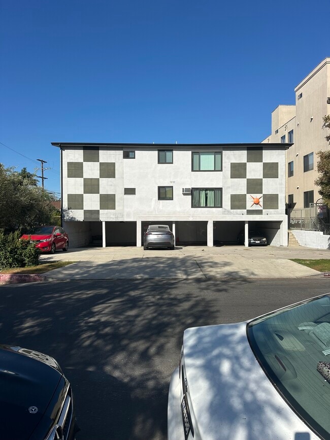 6070 Pickford St, Unit 8665-9 in Los Angeles, CA - Building Photo - Building Photo