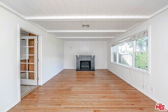 5353 Don Pio Dr in Los Angeles, CA - Building Photo - Building Photo