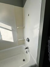 96 Frost St, Unit 301 in Brattleboro, VT - Building Photo - Building Photo