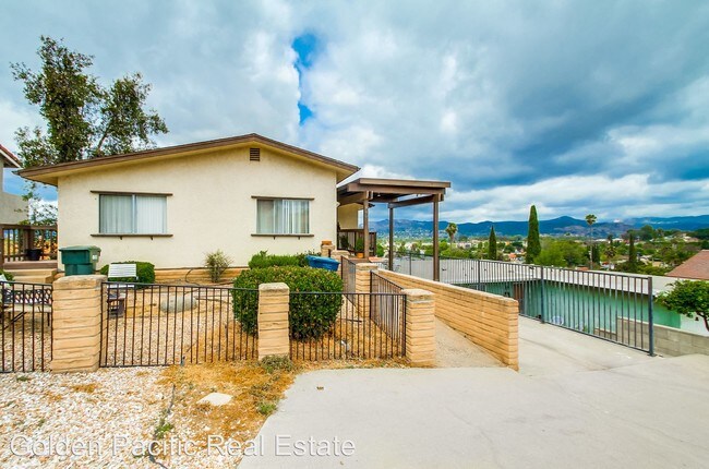 840 E 3rd Ave in Escondido, CA - Building Photo - Building Photo